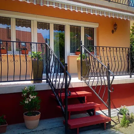 Pensión Leander Apartman