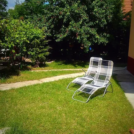 Pensión Leander Apartman *
